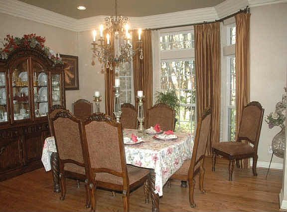 2nd image of 841 Creekwood Cir