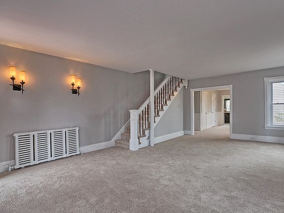 4th image of 534 W 2nd Ave