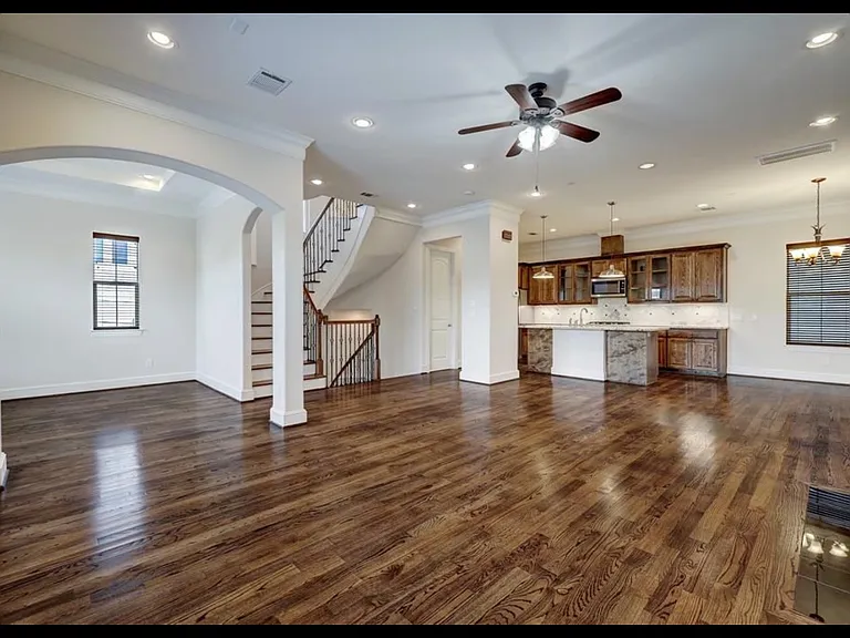 2401 Radcliffe St — Photo 7