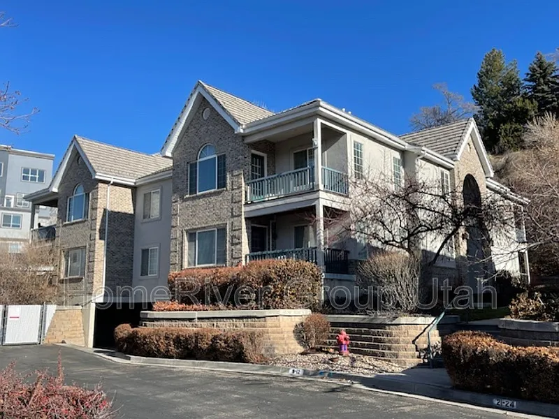 2 bed, 2.0 bath, 1165 sqft, $1,250 — Photo 1