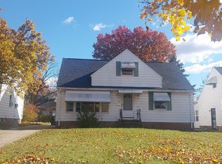 134 Flora Dr, Bedford, OH