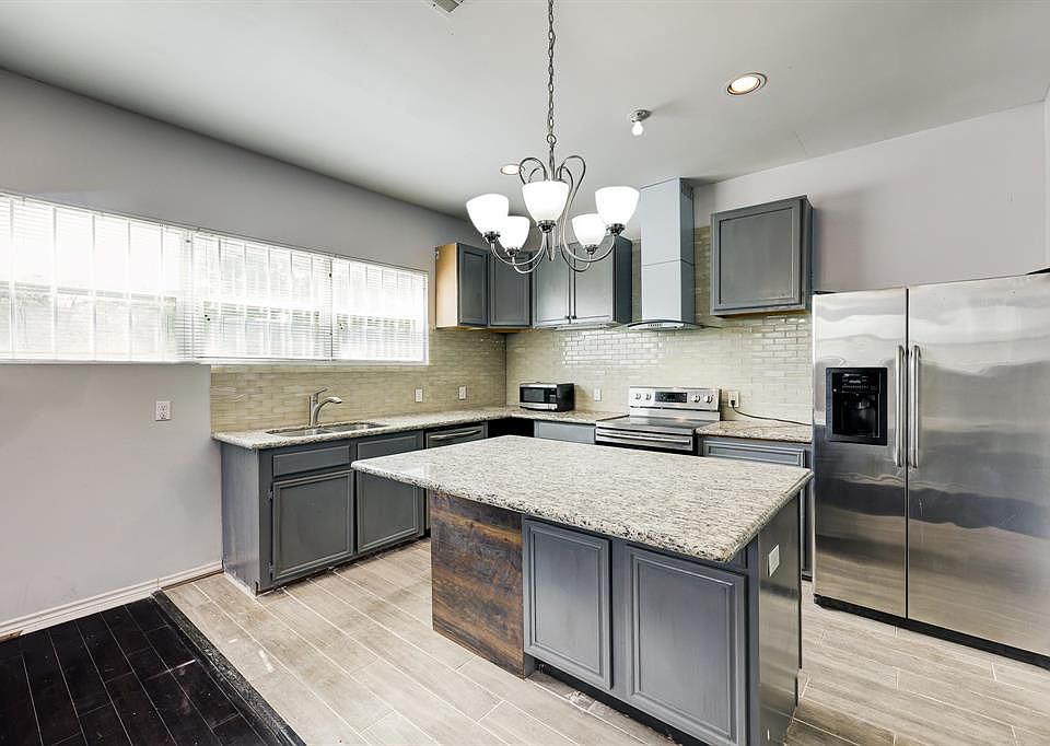 1st image of 5304 Saxon Dr