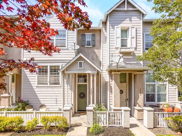 1020 Summer Ln, Richmond, CA 94806