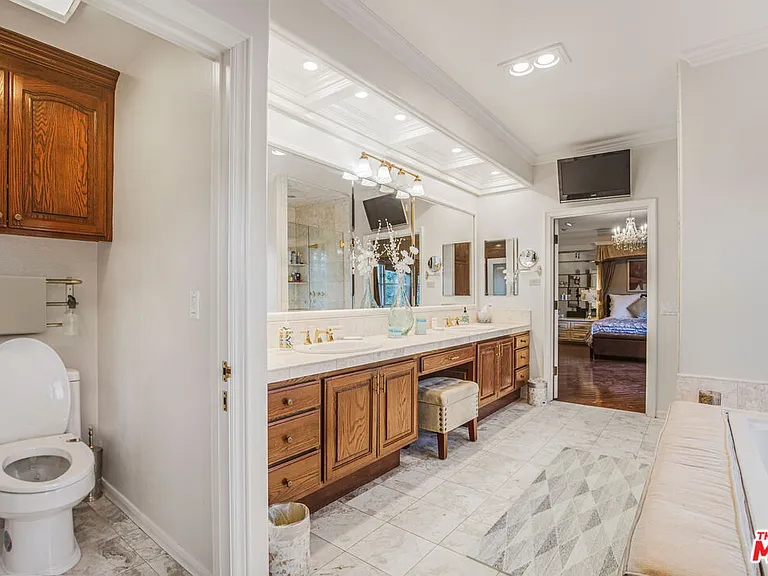 6111 County Oak Rd — Photo 27