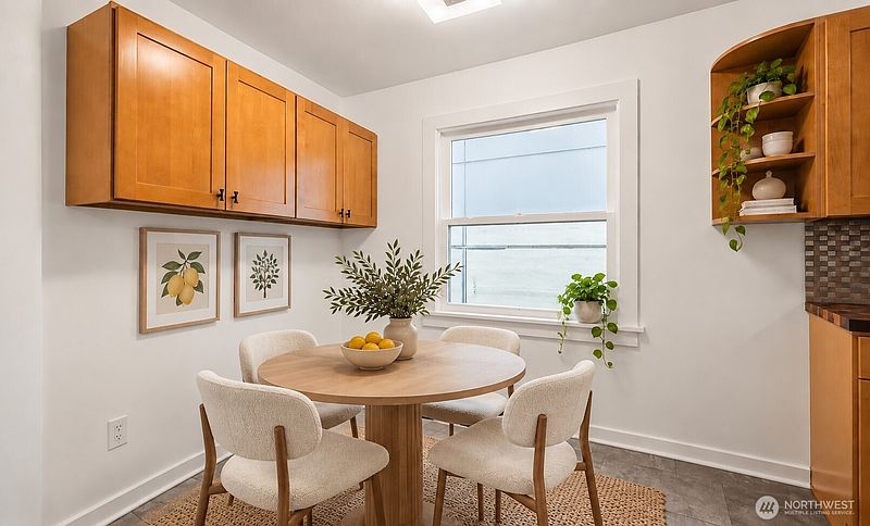 4th image of 1768 Alki Avenue SW