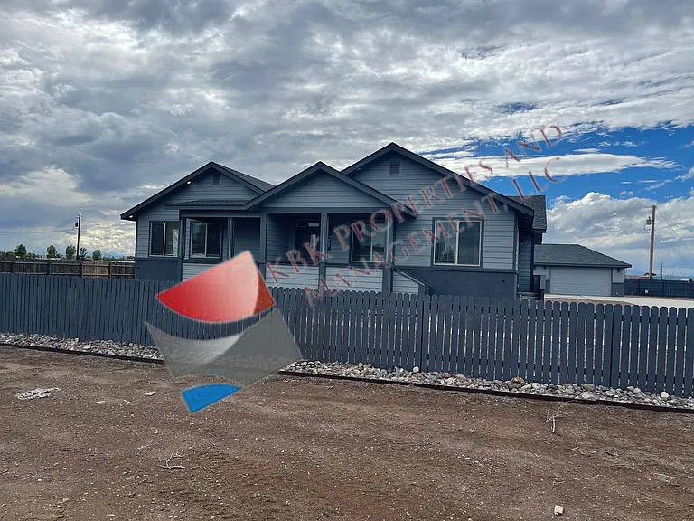 1703 Ross Ave — Photo 17