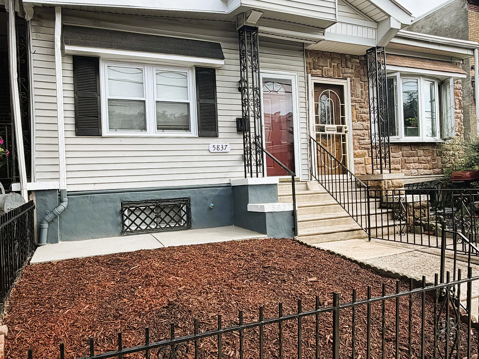 3 bed, 1232 sqft, $1,649 — Photo 1