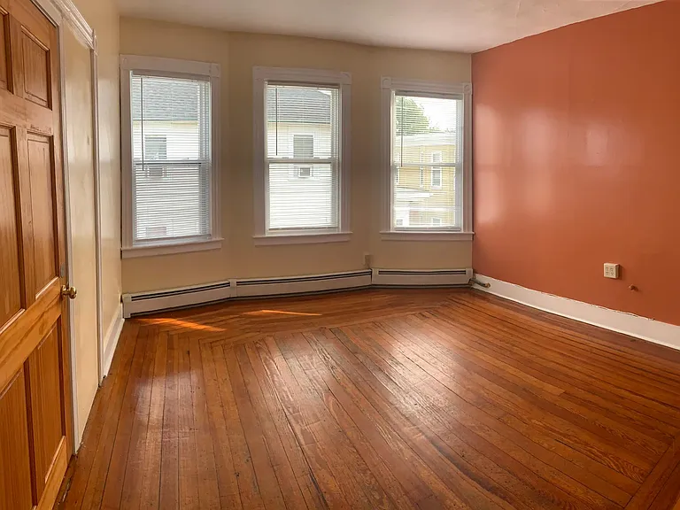 83 Vinton St — Photo 23
