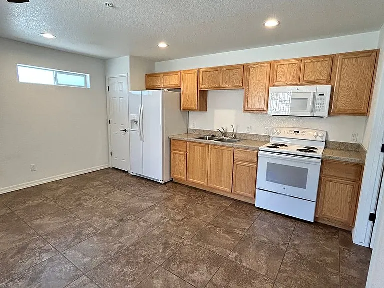 2109 Injo Dr — Photo 7