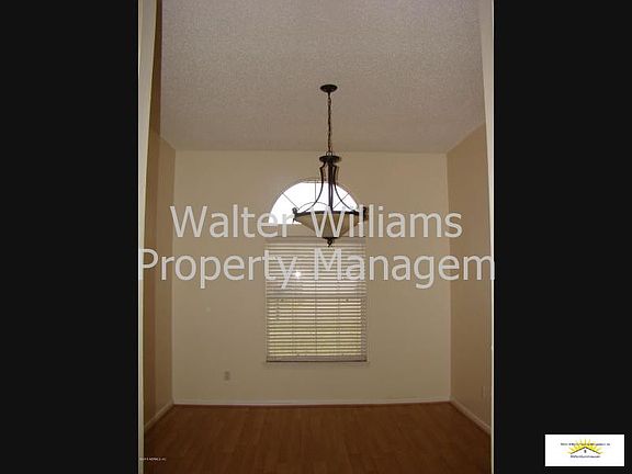 4th image of 10702 Plum Hollow Dr