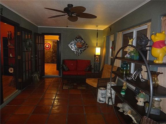 4th image of 10676 Lakehill Dr