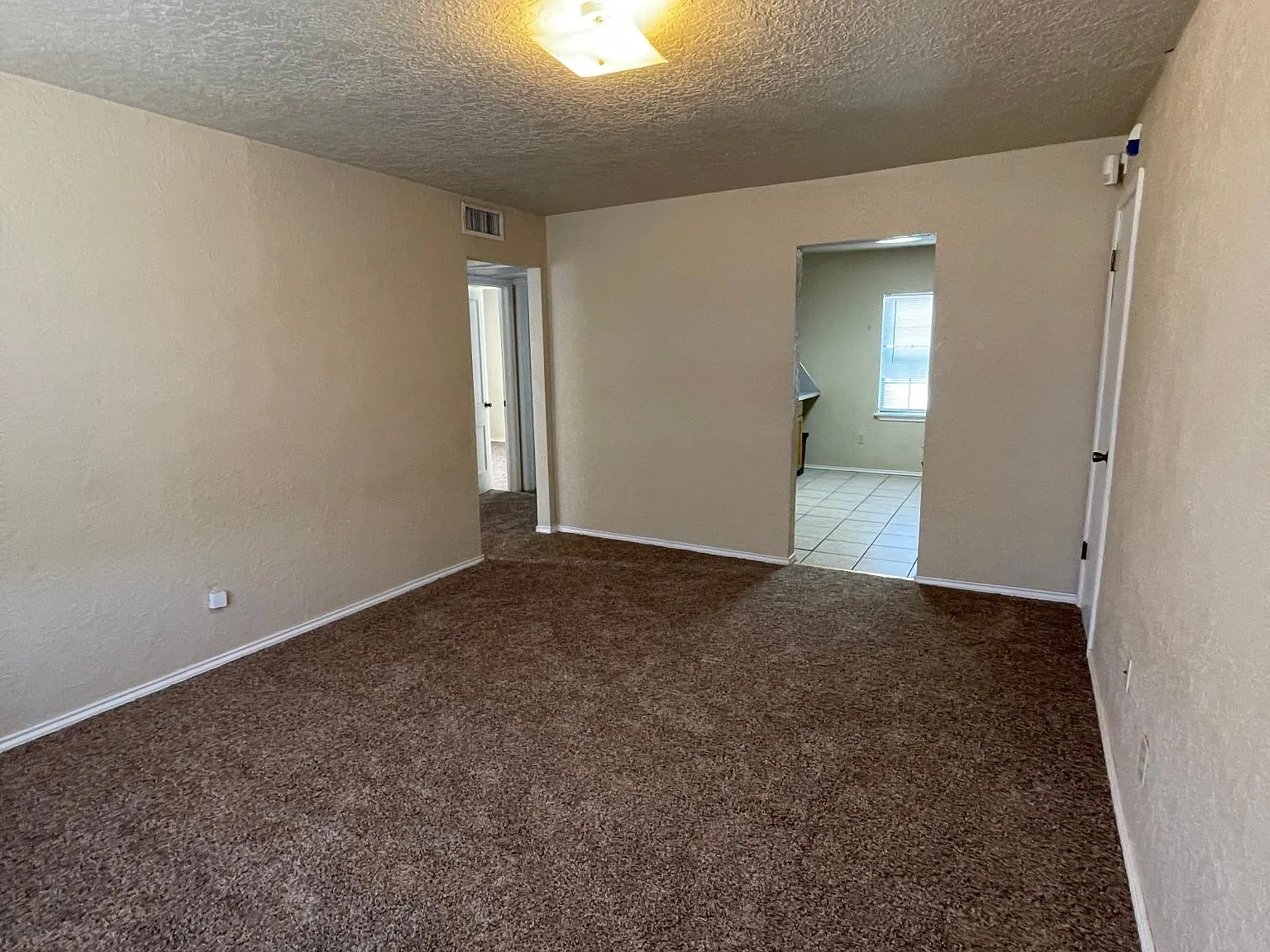 2 bed, 800 sqft, $650 — Photo 3