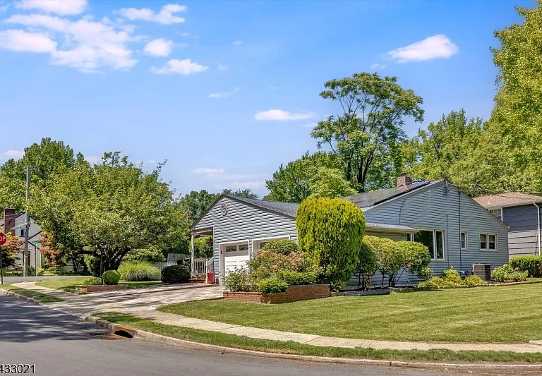 1 Forest Rd #3 — Photo 3