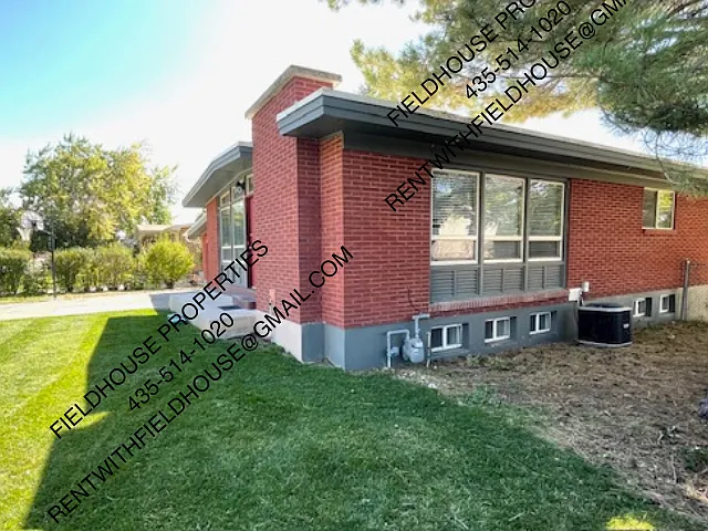 1077 Rose St — Photo 32