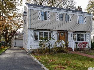 108 Garden St, Garden City, NY 11530