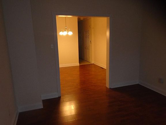 3rd image of 4056 Botanical Ave