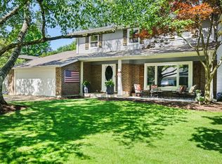 717 Kenwood Ave, Libertyville, IL 60048