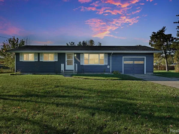 10392 Green Rd, Goodrich, MI 48438