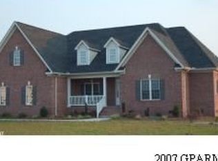 1440 Devon Dr, Grimesland, NC 27837