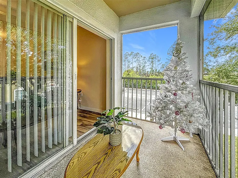 9506 Amberdale Ct #201 — Photo 4