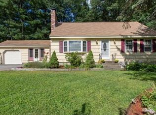 91 Langholm Dr, Nashua, NH 03062