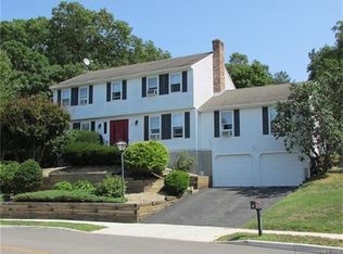 142 Oxbow Dr, Willimantic, CT 06226