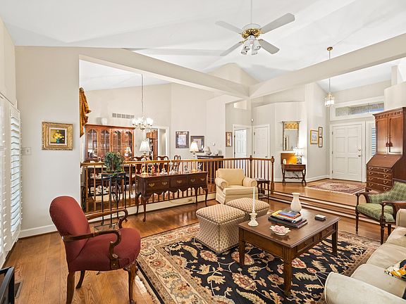 4th image of 2936 Tabor Oaks Ln