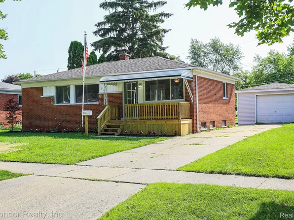 635 Carolina, Marysville, MI 48040