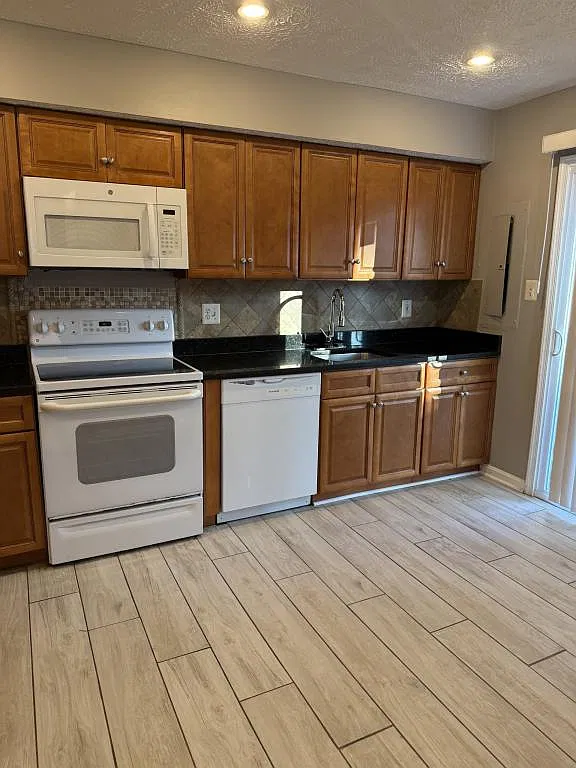14005 Walter Bowie Ln Unit D — Photo 2