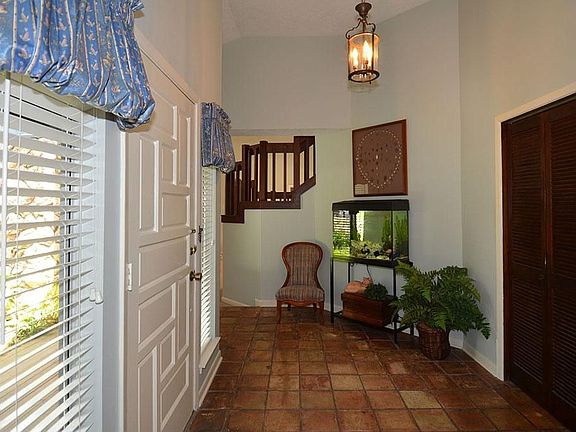 3rd image of 2210 Seven Oaks Dr