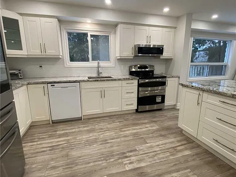 81 Eastman Cres #MAIN AND 2ND FLOORS — Photo 3