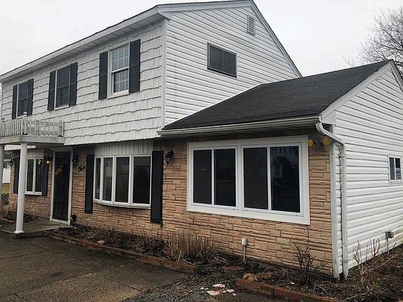 2nd image of 3 Magnolia Dr