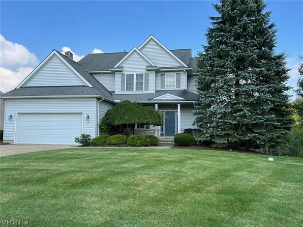 637 Eaton Dr, Aurora, OH 44202