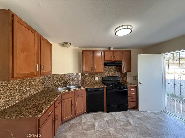 3451 Central Ave — Photo 9