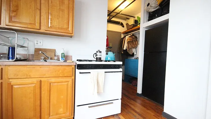 Rented by Nooklyn NYC LLC | media 18