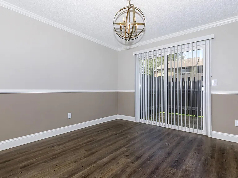 Brighton Valley Apts — Photo 57