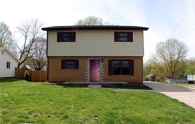 1st image of 121 Hillcrest Dr
