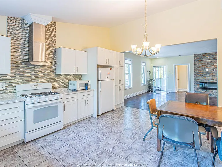 493 Wellington Ave #UPPER — Photo 13
