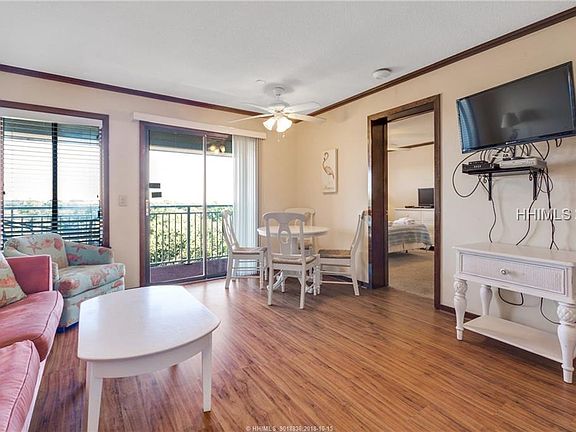 4th image of 39 S Forest Beach Dr #526