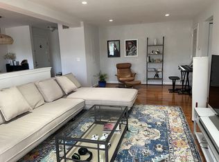 4163 S Four Mile Run Dr UNIT 302, Arlington, VA 22204