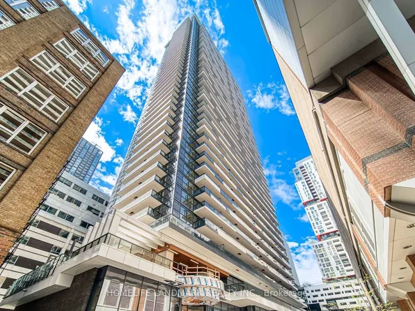 38 Widmer St #2510, Toronto, ON M5V 1X1
