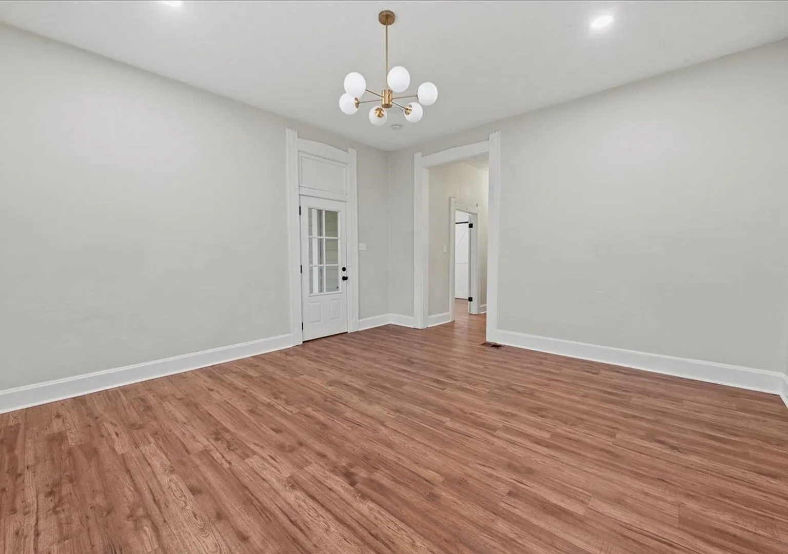 1133 Olive Street — Photo 2