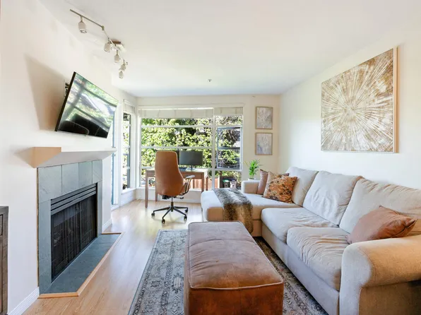 2525 W 4th Ave #304, Vancouver, BC V6K 1P5