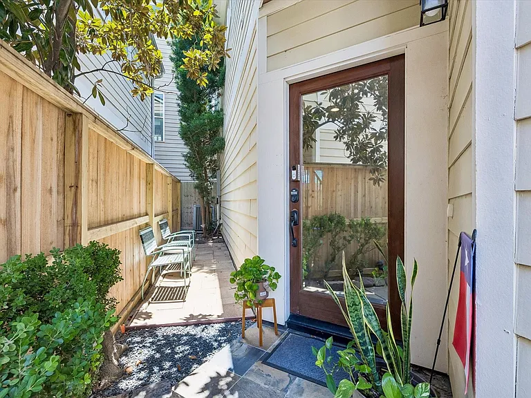 107 Riley Ln — Photo 17