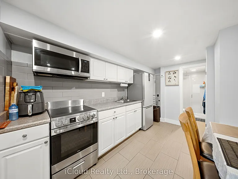 1226 Lansdowne Ave #BASEMENT — Photo 3