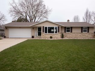 1600 Orchid Ln, Green Bay, WI 54313
