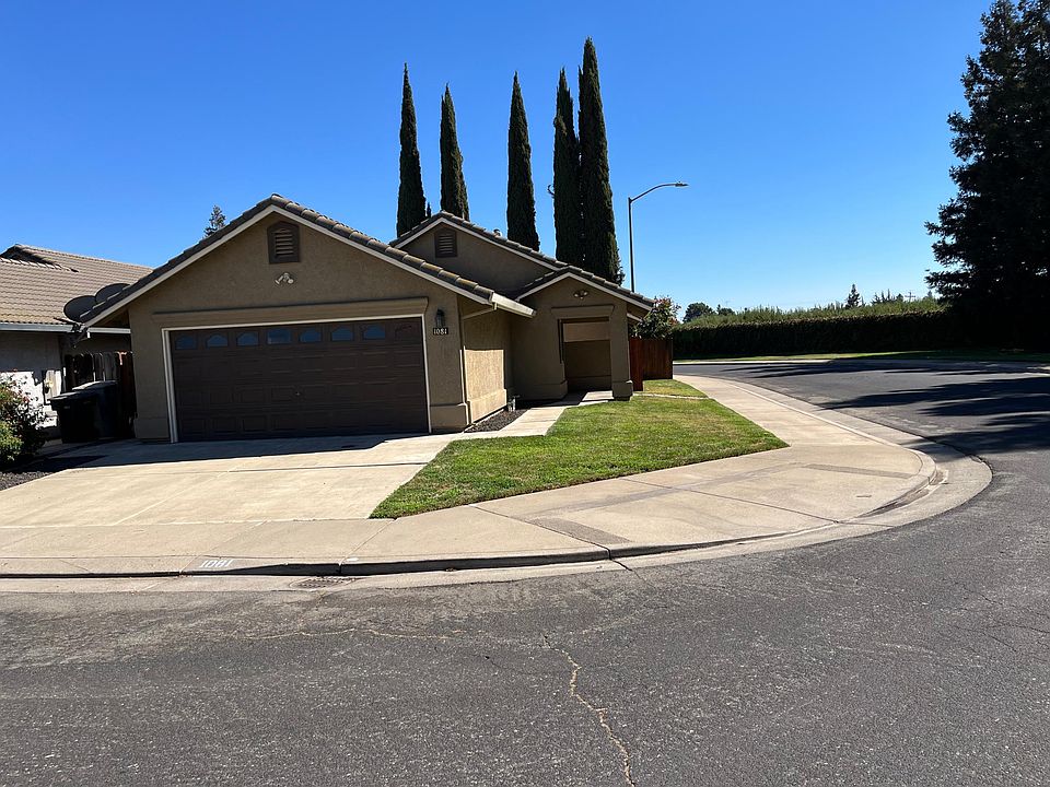 1st image of 1081 La Mesa St