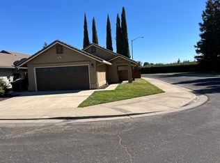 1081 La Mesa St, Escalon, CA 95320
