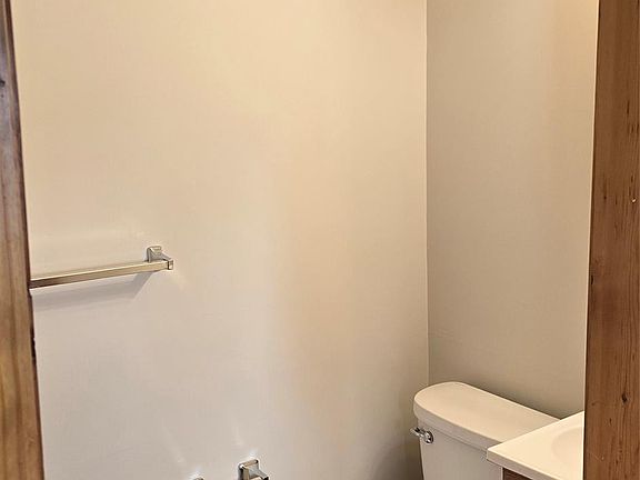 4th image of 517 Fitzhugh St