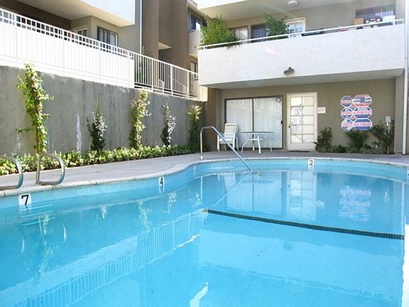 2nd image of 18144 Burbank Blvd APT 1-210